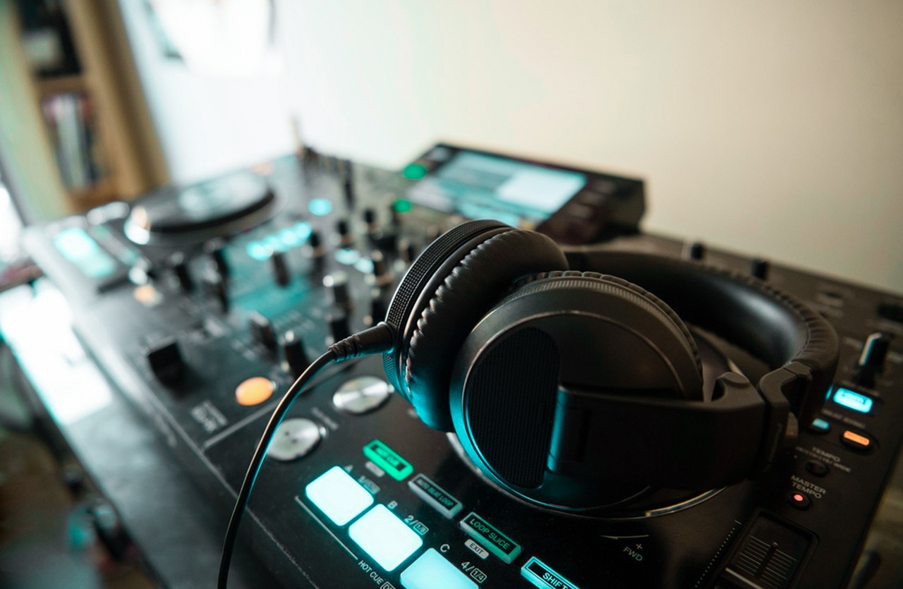 Consumer Electronics Industry