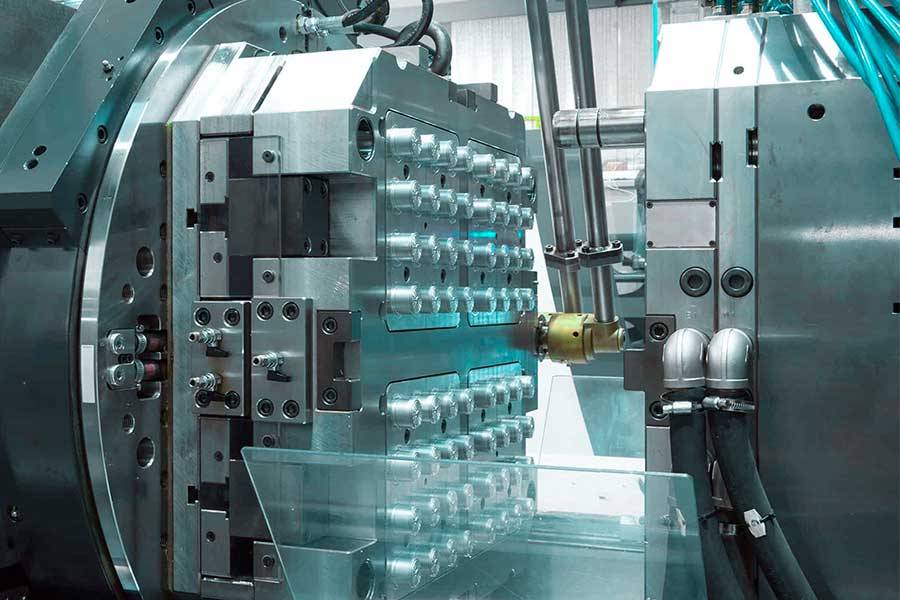 Injection Molds 101: Precision Engineering for Perfect Plastic Parts