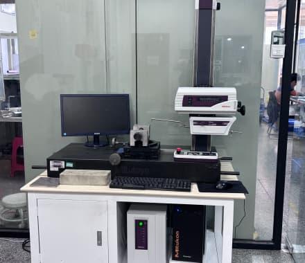 Contour measuring instrument for die cast components