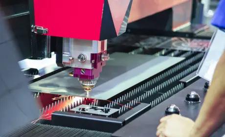 Disk Yb:YAG laser cutting complex metal part