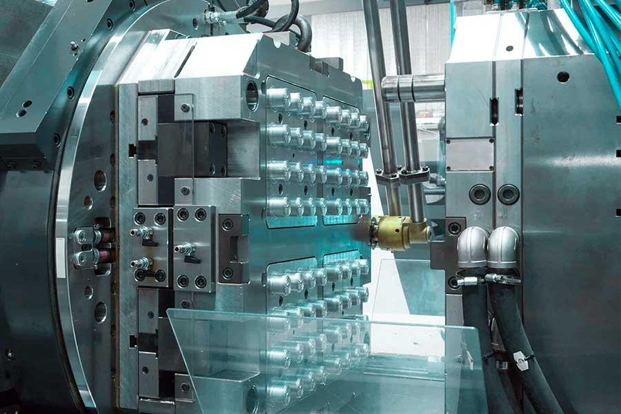 injection-molds-101-precision-engineering-for-perfect-plastic-parts