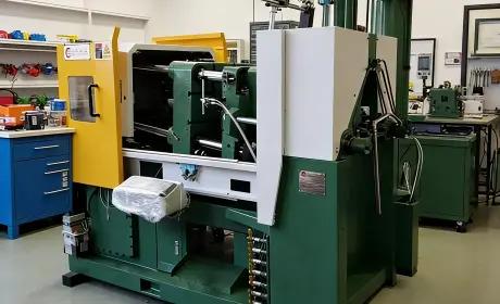 Cella di pressofusione a bassa pressione a pressione regolata con controlli automatizzati