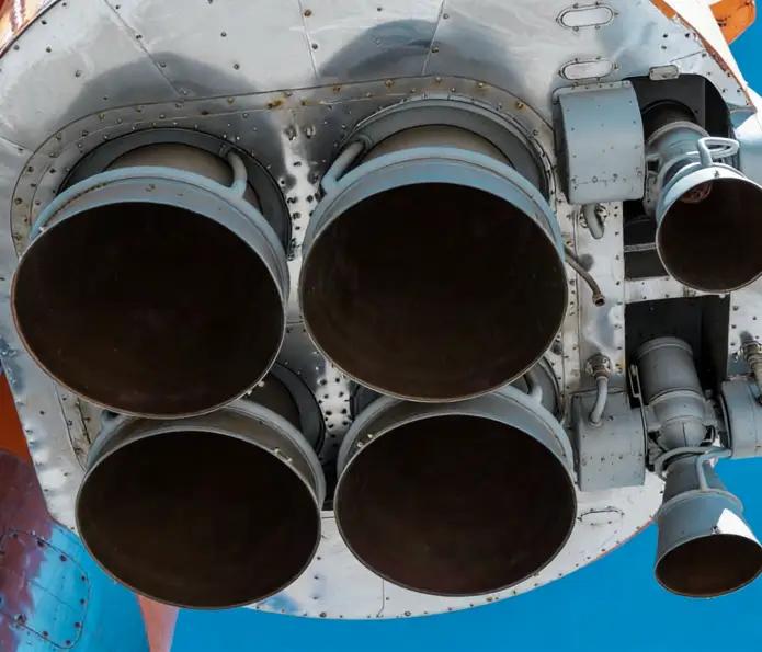 Vantagens da usinagem CNC de 5 eixos